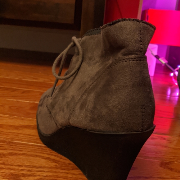 Cute Wedge Booties - Picture 2 of 4